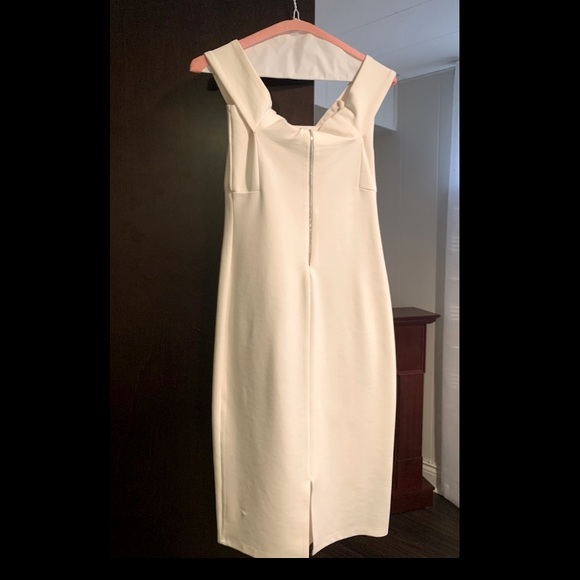 Alythea Off the Shoulder White Fitted Dress. Size Small - Picture 2 of 6